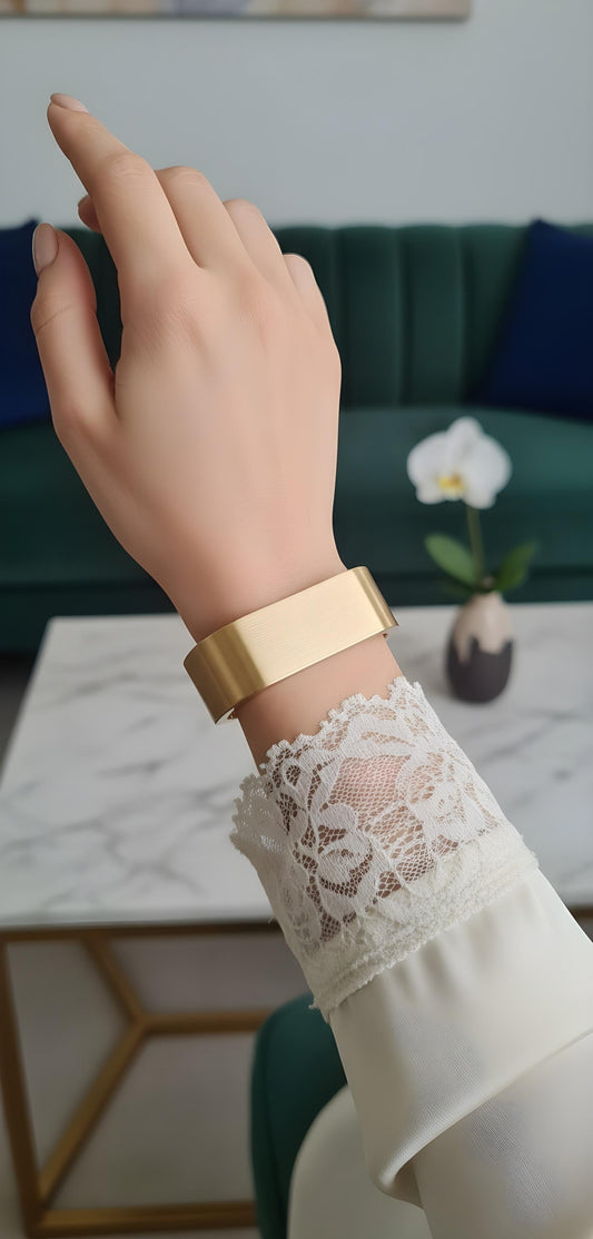 MODERNIST BLOCK MATTE GOLD