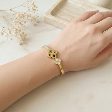 AXIS MOTIF BANGLE