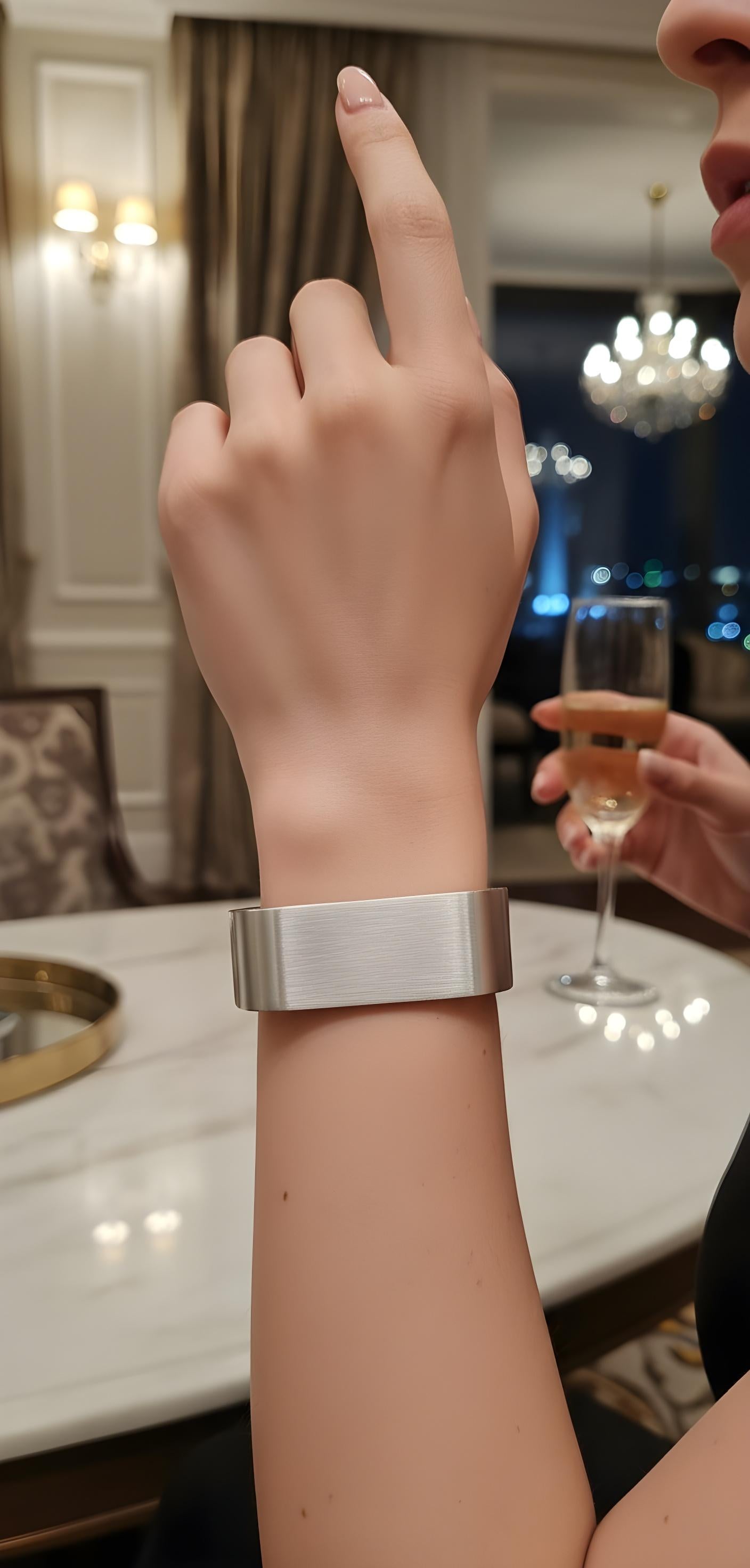 MODERNIST BLOCK SILVER