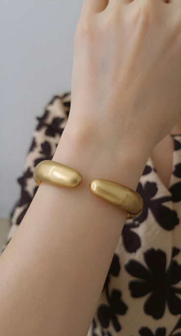 SATIN WAVE MATTE GOLD
