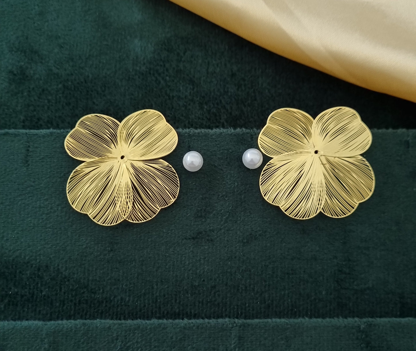 GOLDEN PETAL BLOSSOM