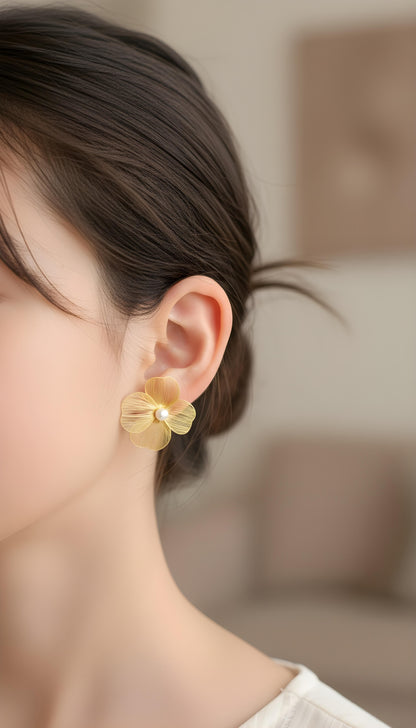 GOLDEN PETAL BLOSSOM