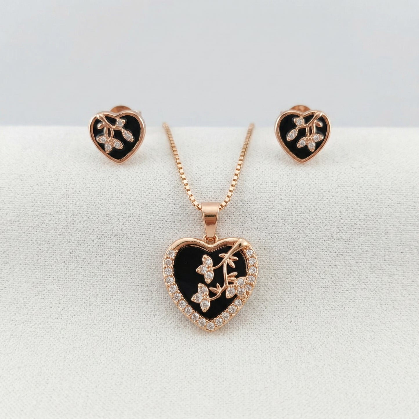 chain pendent with earring