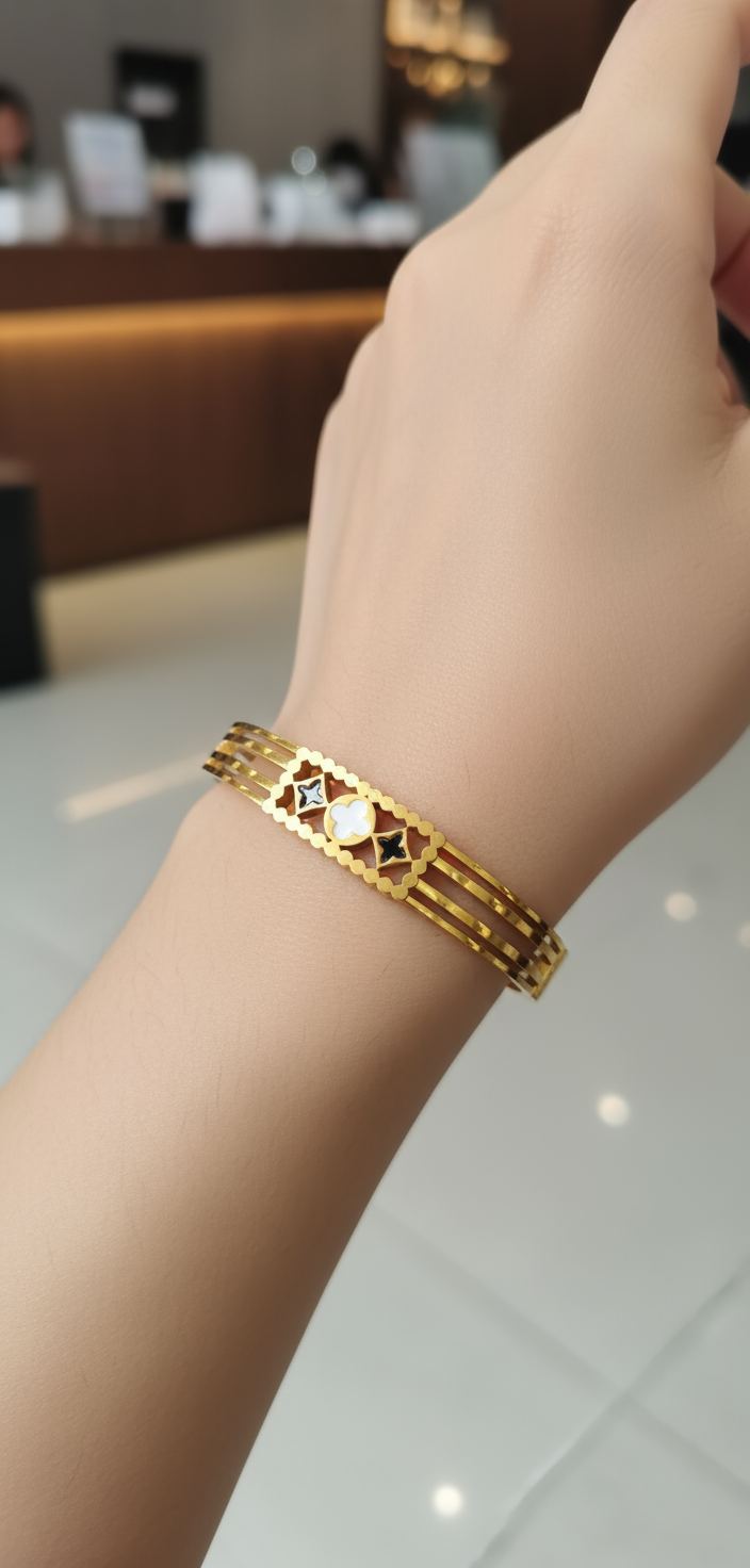 Cosmos wink bracelet 3
