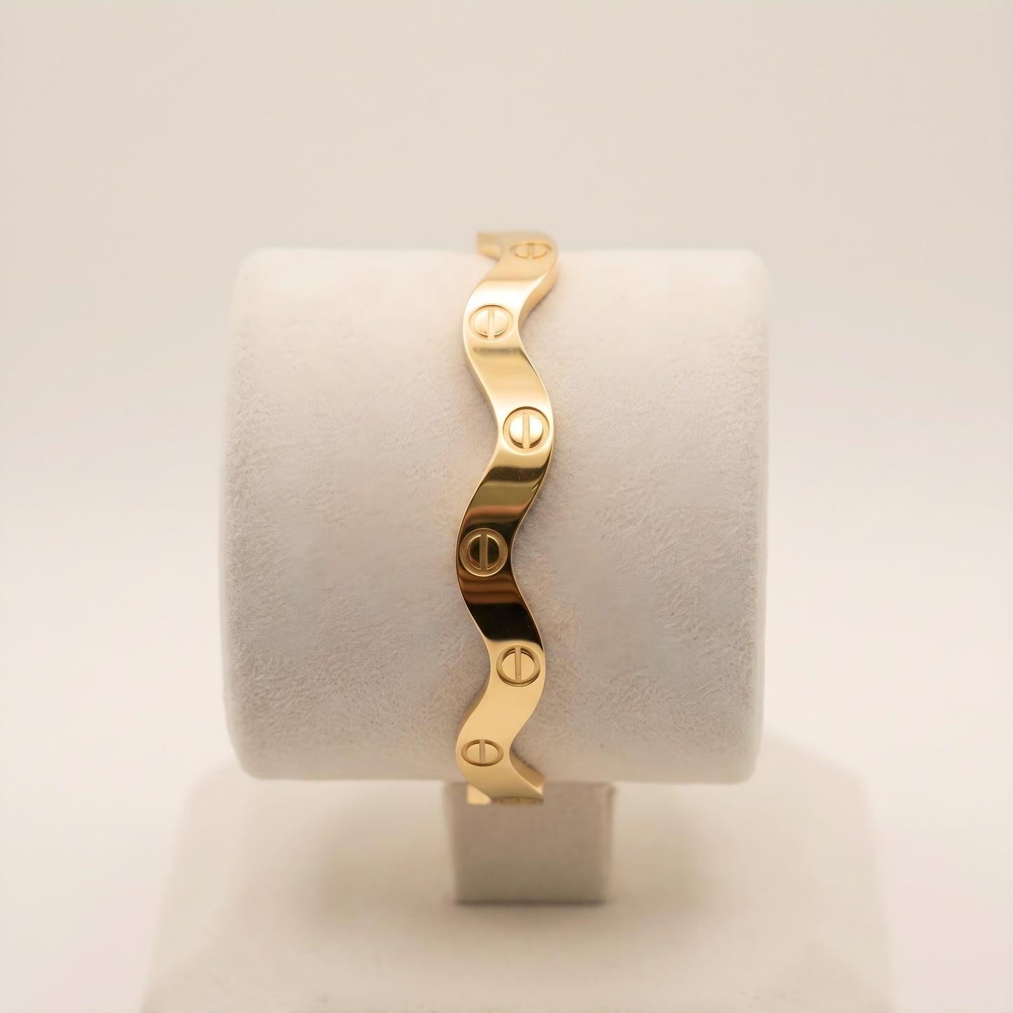 BOLT CUFF